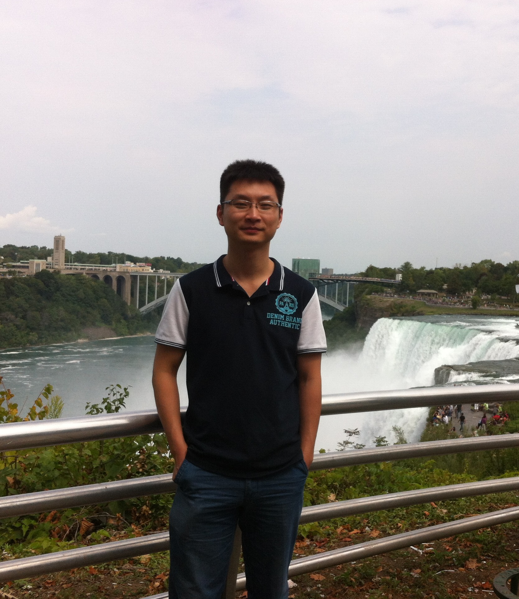 乐动平台官网创新论坛第一千四百五十九讲：Ultra-cold gases---A “hot” dish of the “coldest” matter in physics