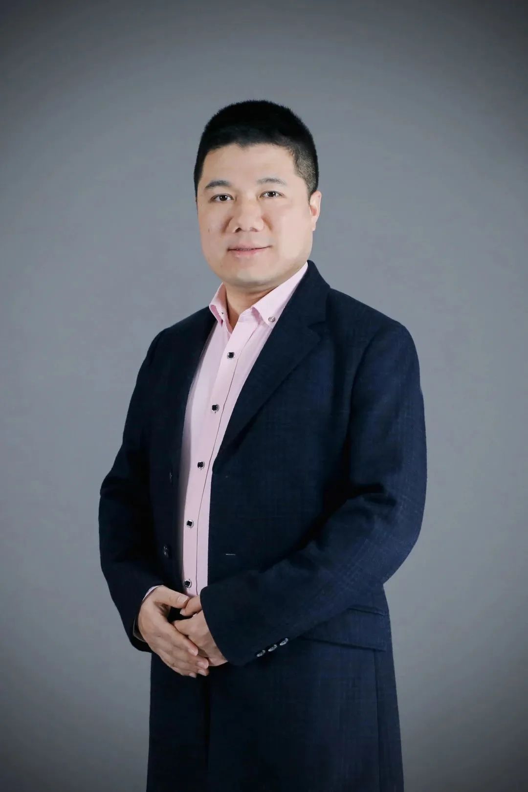 乐动平台官网创新论坛第一千四百九十六讲：低维量子材料多尺度理论设计与调控