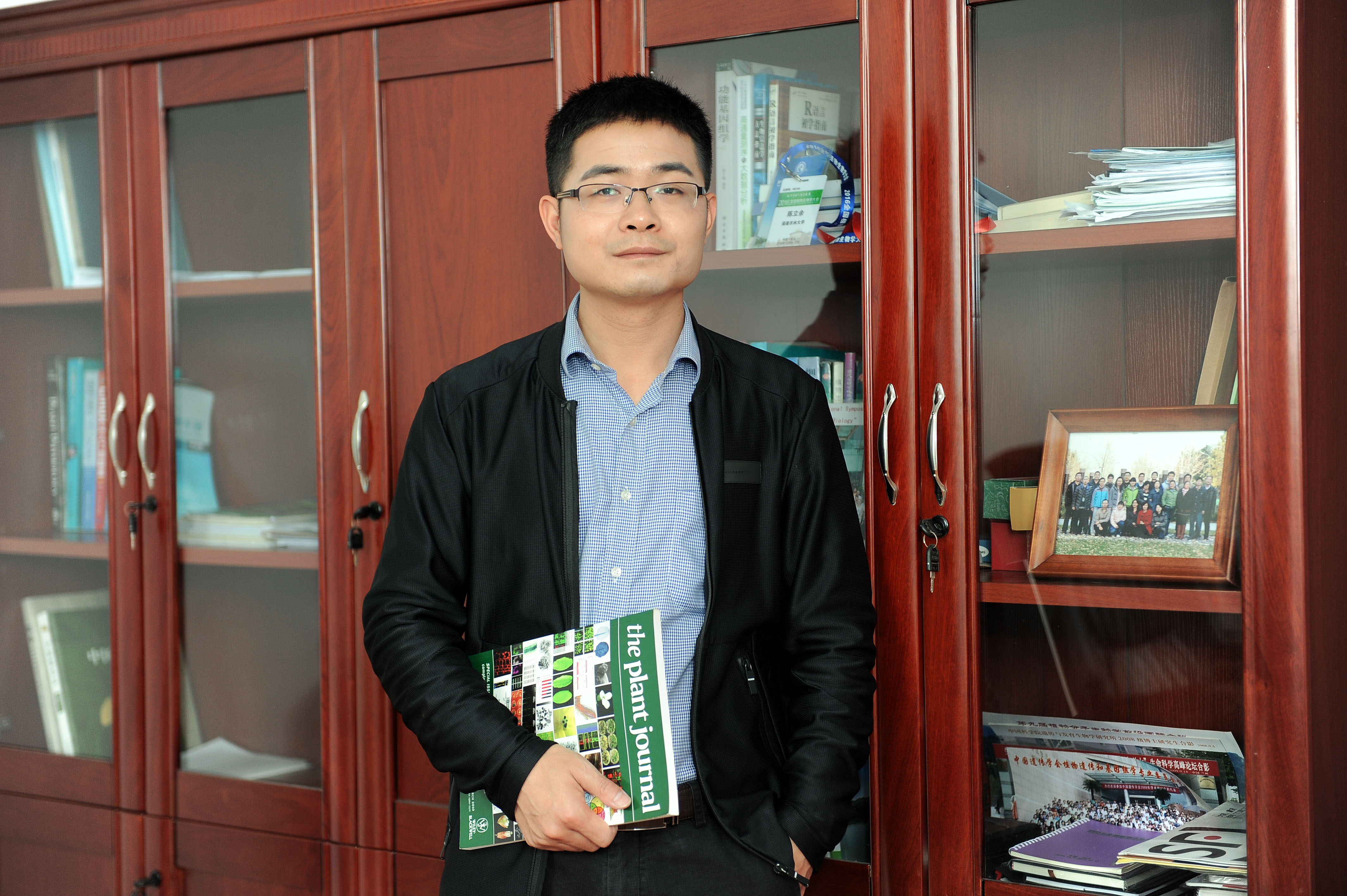 乐动平台官网创新论坛第一千四百二十七讲：探索植物生殖与驯化的秘密—从模式植物到水果作物