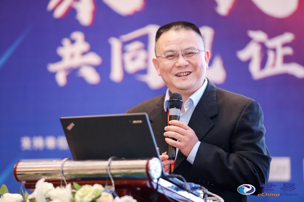 乐动平台官网创新论坛第一千八百零八讲：精准合成导向的天然产物全合成：从基础研究到产业应用