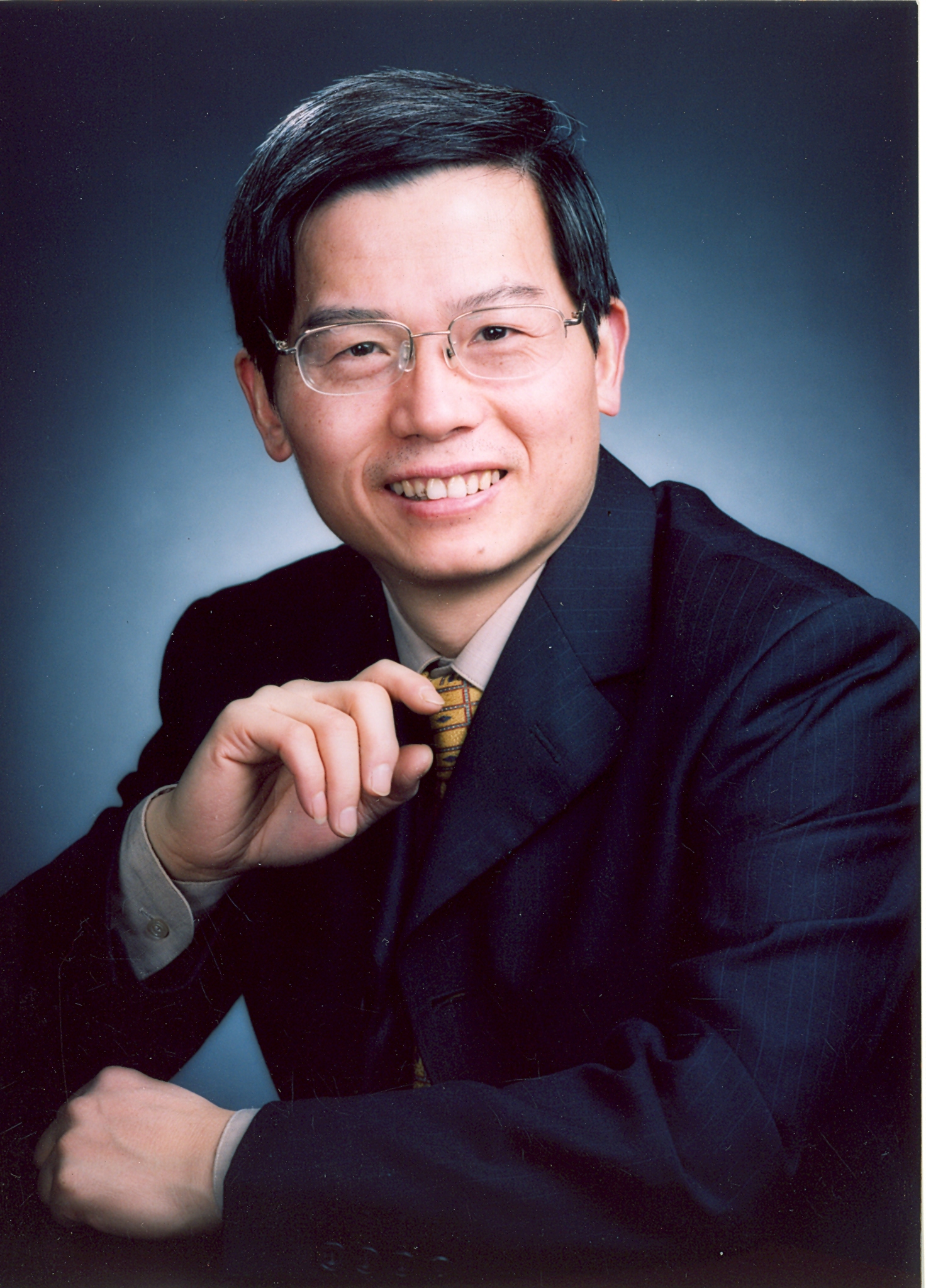 乐动平台官网创新论坛第一千零七十讲：碳纳米笼——能源存储和转换的新平台