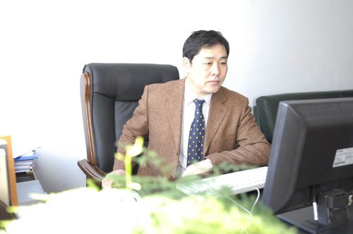乐动平台官网校庆117周年人文社科高端讲座暨“名家讲坛”：马克思的具体人性论
